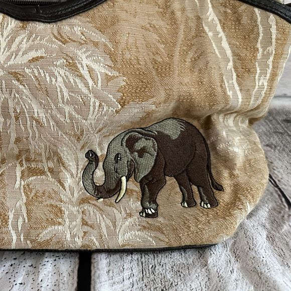 Bueno Women's Elephant Brown Hand Bag, Pre-owned - Picture 4 of 6